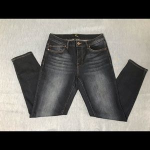 1822 Denim size 10 mid rise dark washed jeans